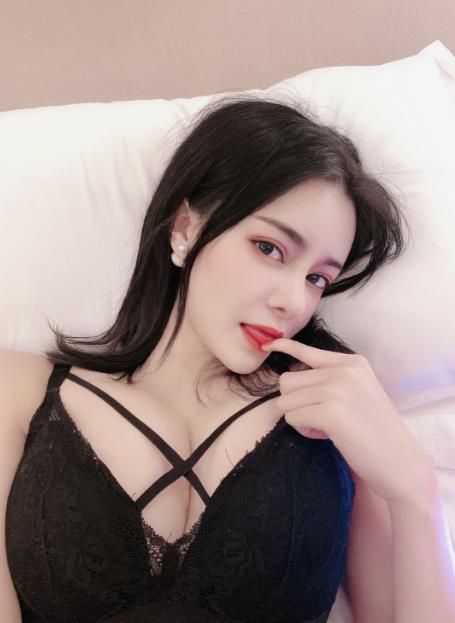 2020年10月23艺术学院毕业大胸妹子